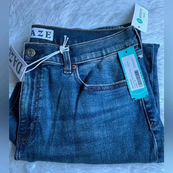 Daze denim - Picture 4 of 8